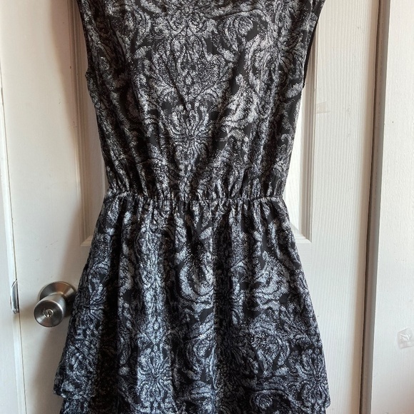 H&M SIZE 4 DRESS - Picture 3 of 10